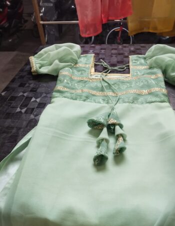 त्रिवेणी बुटीक